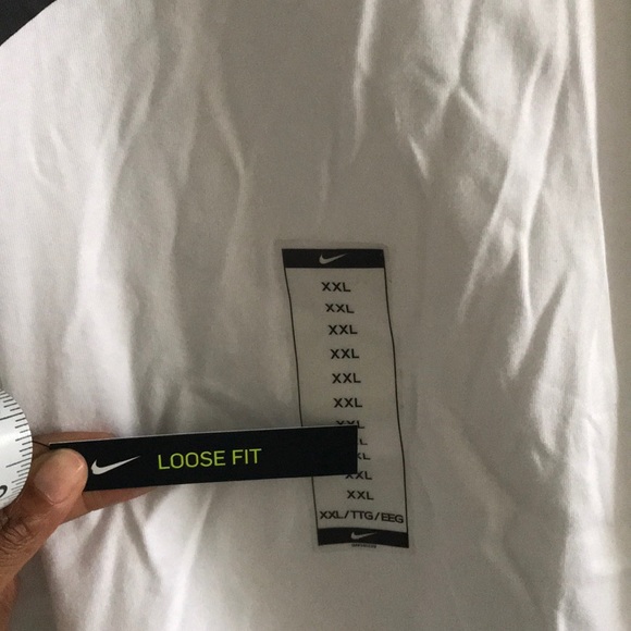 Nike NWT Boxy  Cropped Futura Logo T-Shirt - Picture 10 of 10